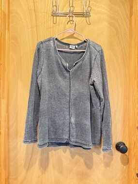 True Craft Waffle Knit Long Sleeve Top in Gray
